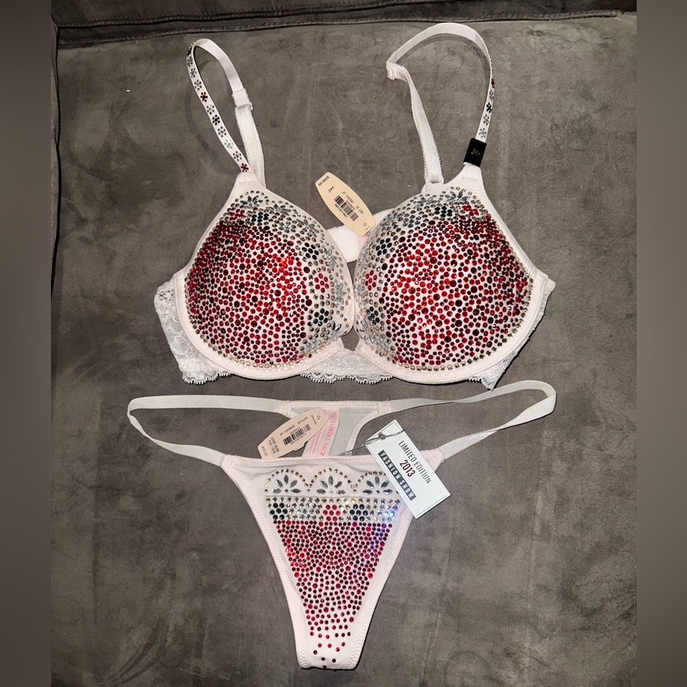 2013 Victoria’s Secret Fashion Show Set- NWT
